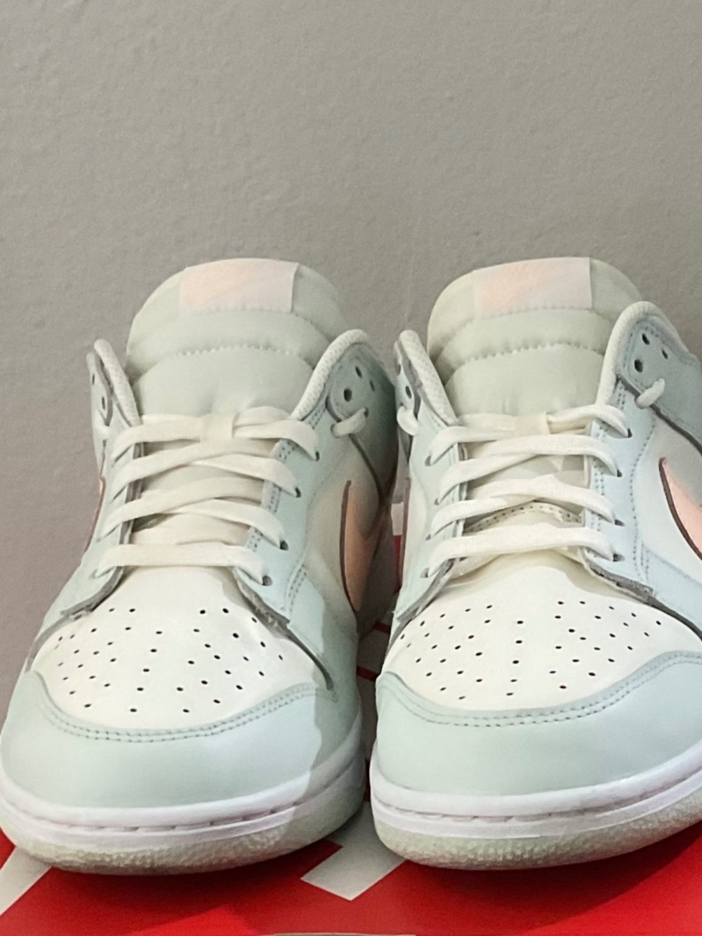 Nike DUNK LOW WMNS (Barely Green) DD1503-104.